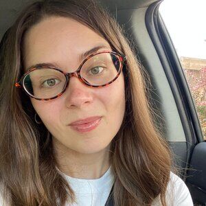 Meet your Posher, Madeline